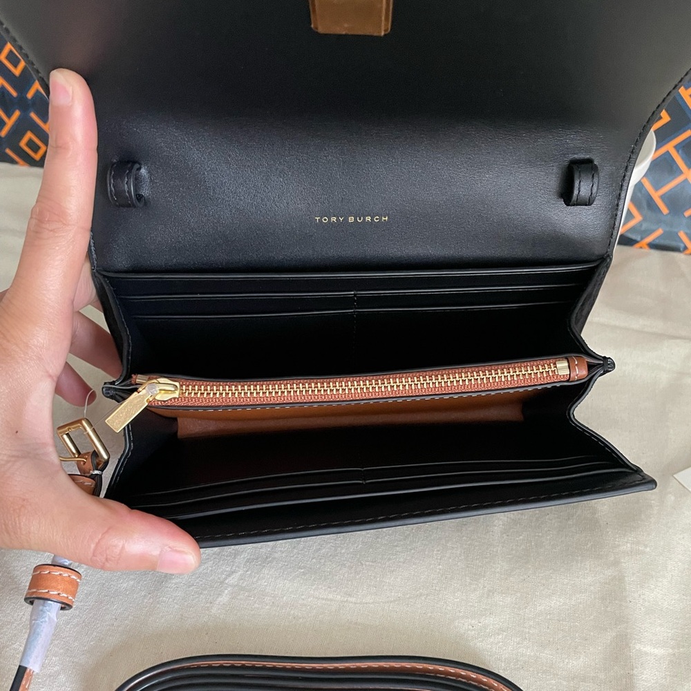 New✨ tory burch T monogram patent embossed wallet crossbody - Picture 7 of 16